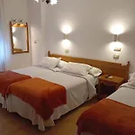 Carabela La Pinta فندق بايونا
